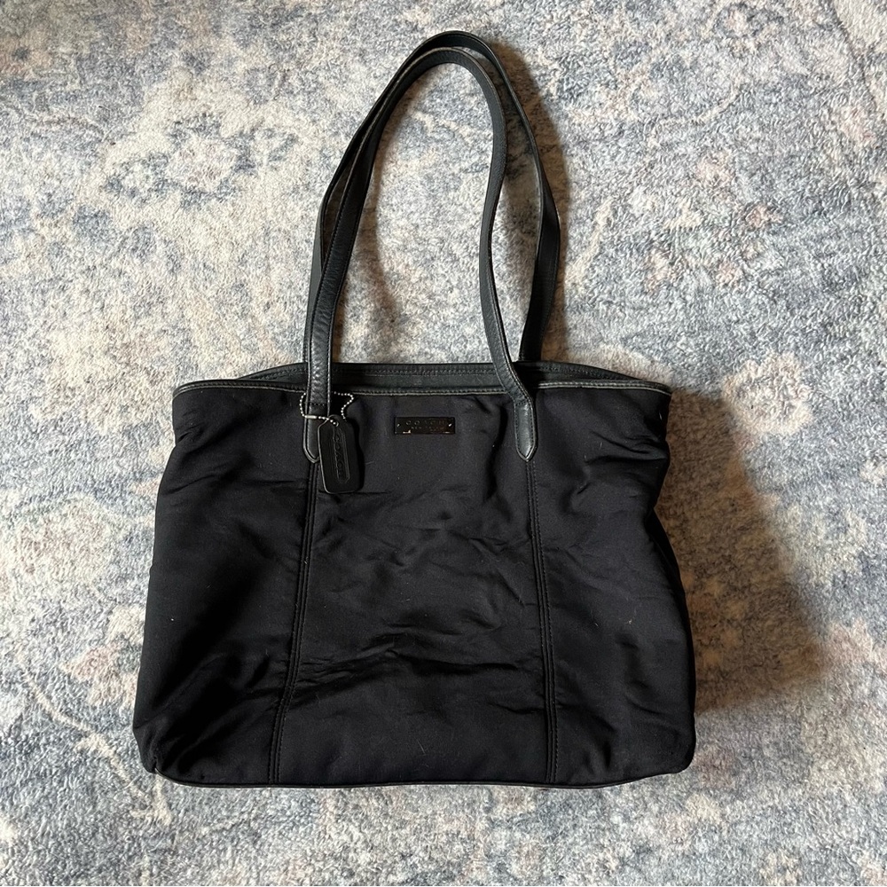 COACH New York Vintage Black Tote CON-6224